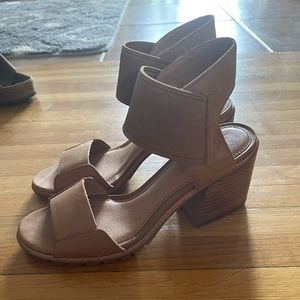 SOREL NADIA SANDAL size 8